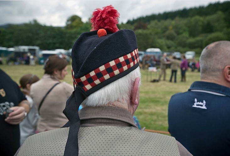 What is the Scottish army hat called?