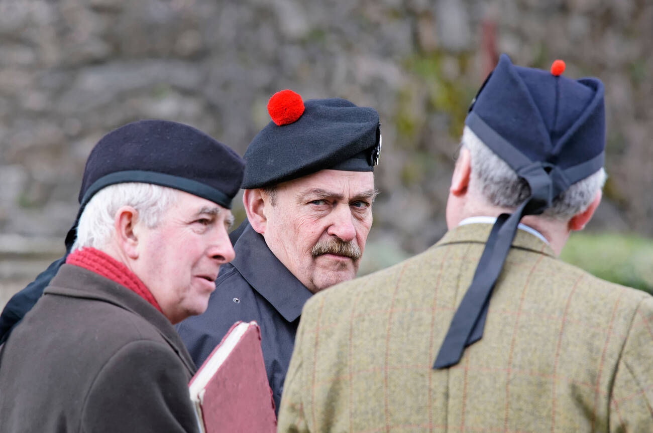 Glengarry and balmoral :hats Worn by scottish Elite